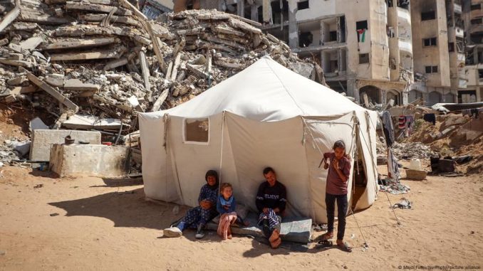 israilin-gazzeye-saldirilarinda-en-az-80-kisi-oldu-OqS16GDO.jpg