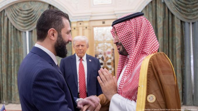 trumptan-suriye-lideri-saraya-israil-ile-normallesin-prv7U1Yg.jpg